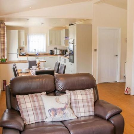 Fabulous Detached Lodge With Hot Tub Two Nights Minimum Stay Bridgnorth Eksteriør bilde