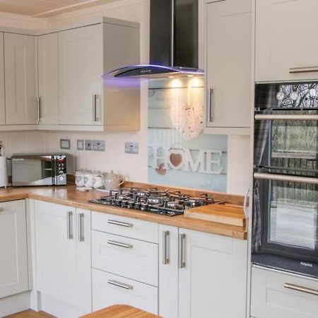 Fabulous Detached Lodge With Hot Tub Two Nights Minimum Stay Bridgnorth Eksteriør bilde
